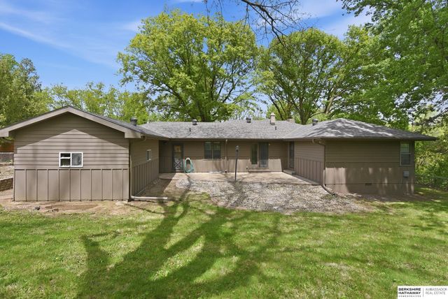 4115 N Post Road, Omaha, NE 68112