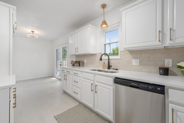 7815 W Nantucket St, Wichita, KS 67212