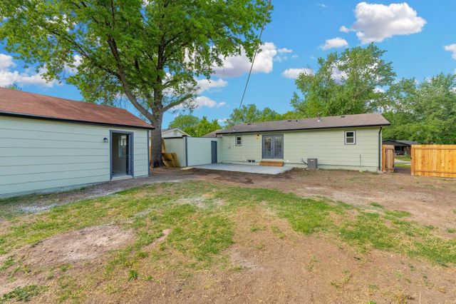 7815 W Nantucket St, Wichita, KS 67212