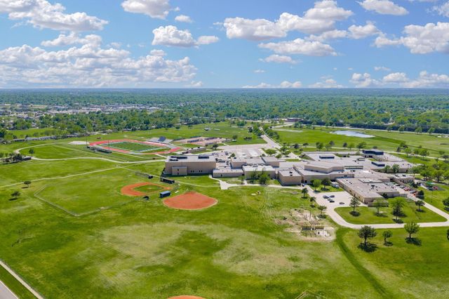 7815 W Nantucket St, Wichita, KS 67212