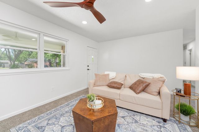 7815 W Nantucket St, Wichita, KS 67212