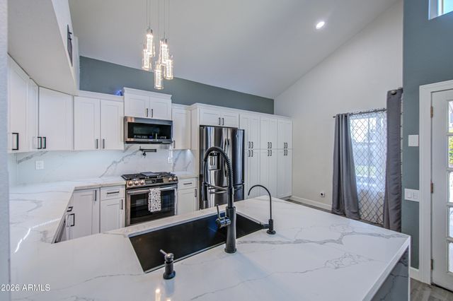 1653 N SAGUARO Street, Chandler, AZ 85224