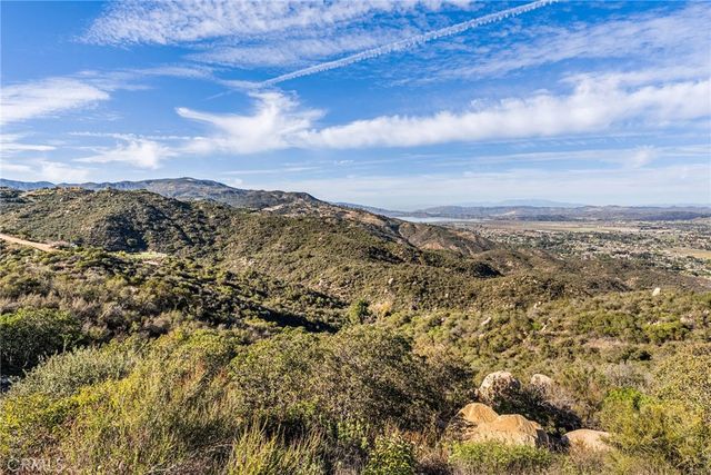 28 Via Vista Grande, Murrieta, CA 92652