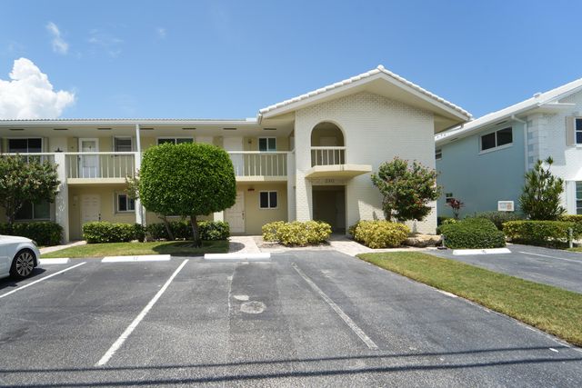 2311 NE 36th Street NE 2G, Lighthouse Point, FL 33064