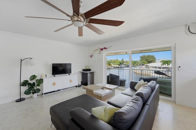 2311 NE 36th Street NE 2G, Lighthouse Point, FL 33064