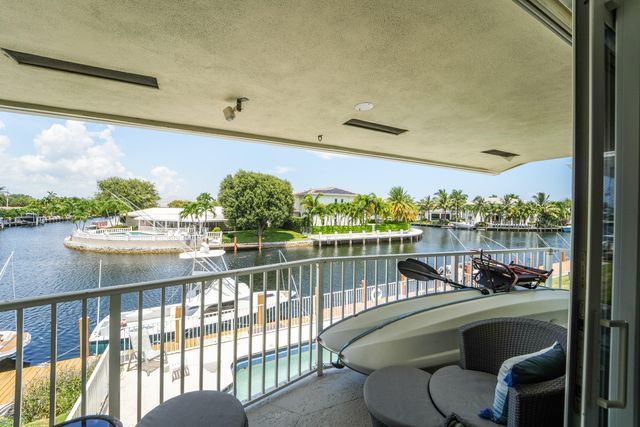 2311 NE 36th Street NE 2G, Lighthouse Point, FL 33064