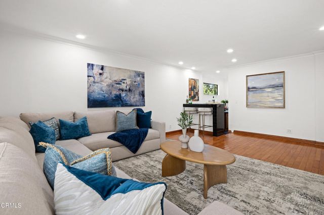 3851 4th Avenue, Glendale, CA 91214