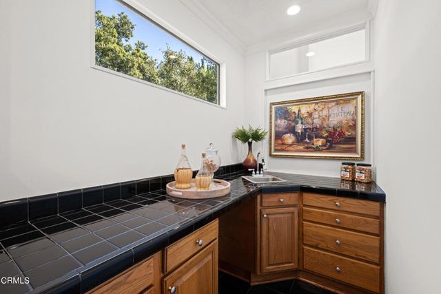 3851 4th Avenue, Glendale, CA 91214