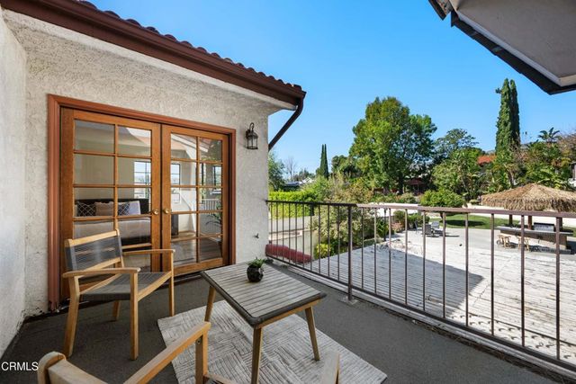 3851 4th Avenue, Glendale, CA 91214