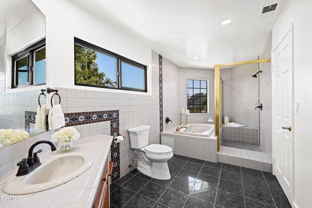 3851 4th Avenue, Glendale, CA 91214