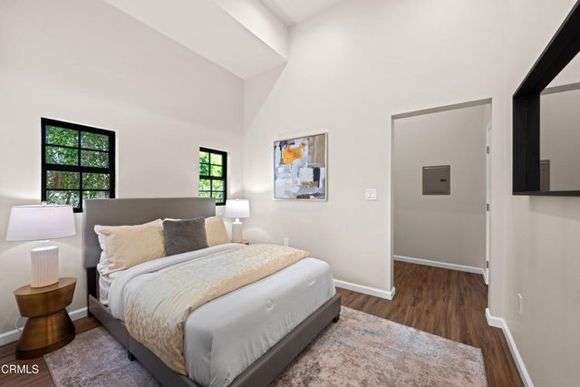 3851 4th Avenue, Glendale, CA 91214