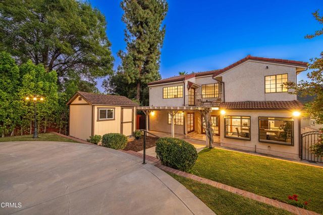 3851 4th Avenue, Glendale, CA 91214