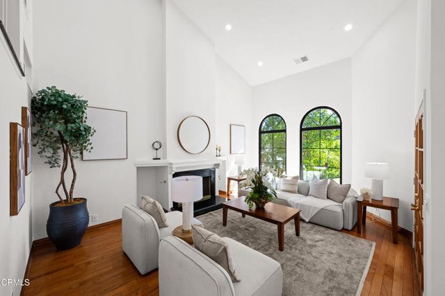 3851 4th Avenue, Glendale, CA 91214