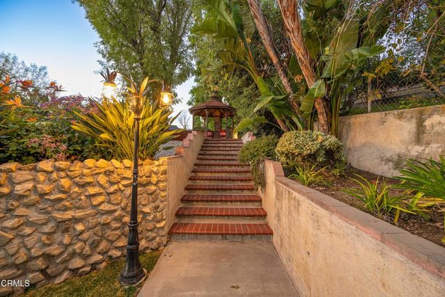 3851 4th Avenue, Glendale, CA 91214