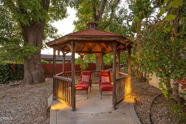 3851 4th Avenue, Glendale, CA 91214