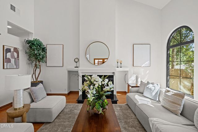 3851 4th Avenue, Glendale, CA 91214