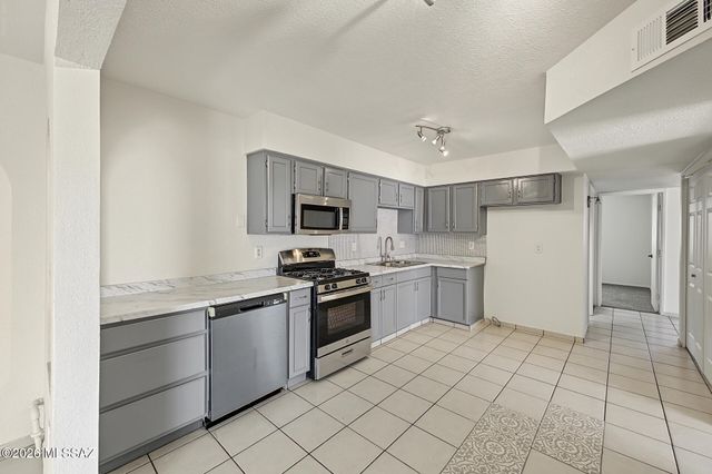 5655 S Cedar Breaks Drive, Tucson, AZ 85706