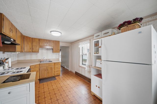 28 New Dunstable Road, Nashua, NH 03060