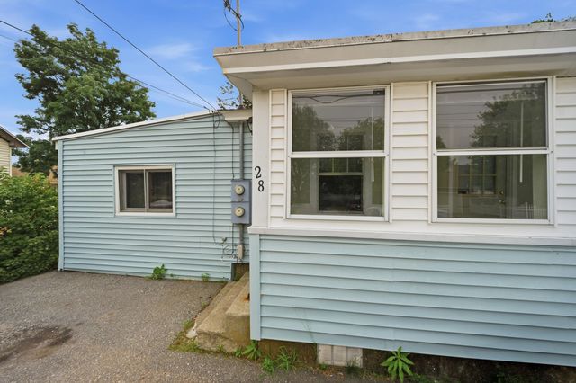 28 New Dunstable Road, Nashua, NH 03060