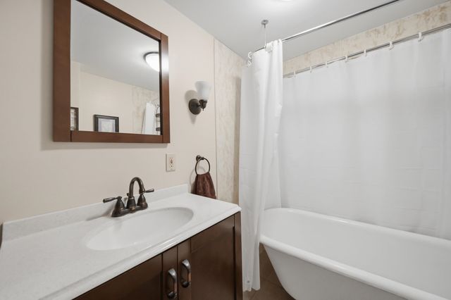 28 New Dunstable Road, Nashua, NH 03060