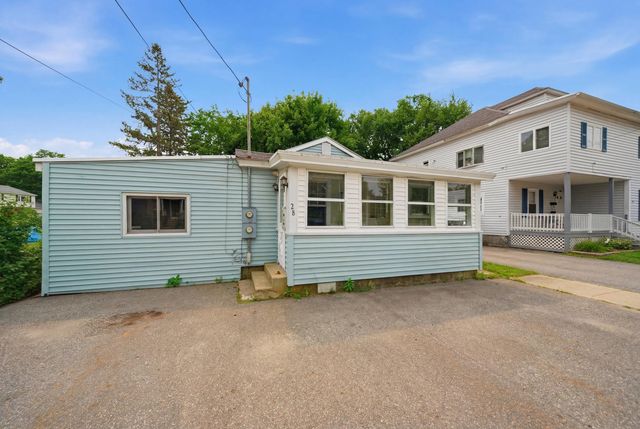 28 New Dunstable Road, Nashua, NH 03060