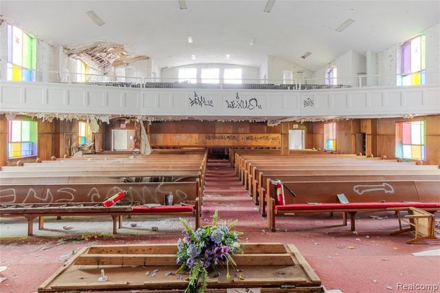 1042 E Warren Avenue, Detroit, MI 48207
