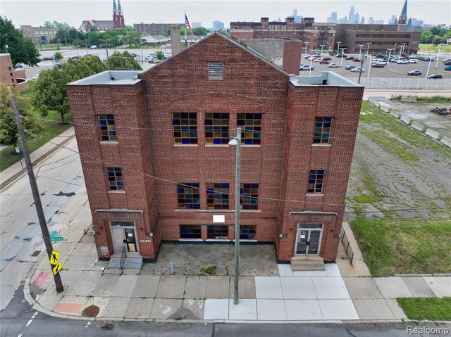 1042 E Warren Avenue, Detroit, MI 48207