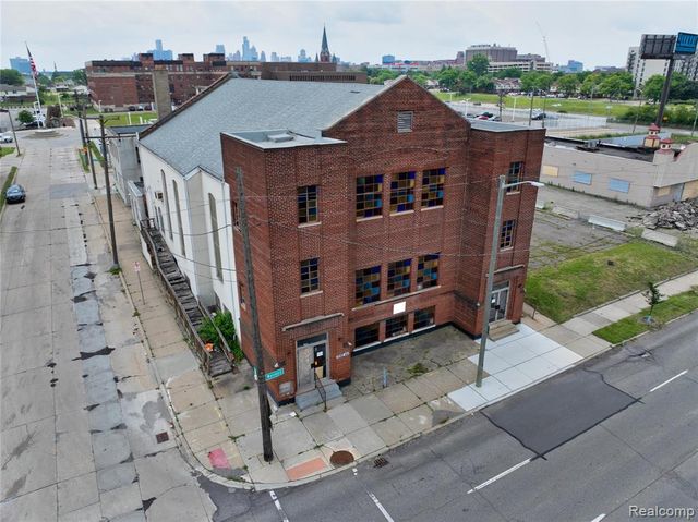 1042 E Warren Avenue, Detroit, MI 48207