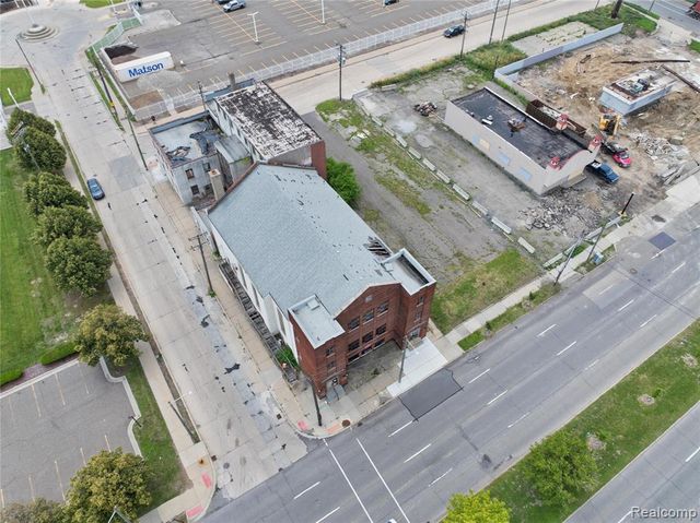 1042 E Warren Avenue, Detroit, MI 48207