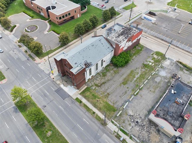 1042 E Warren Avenue, Detroit, MI 48207