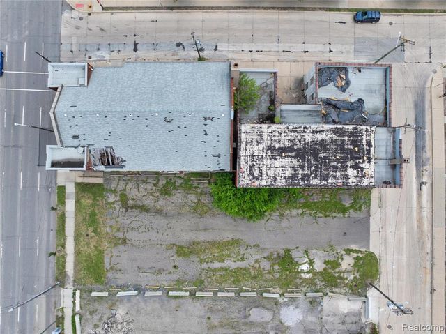 1042 E Warren Avenue, Detroit, MI 48207
