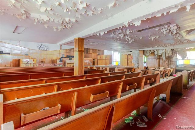 1042 E Warren Avenue, Detroit, MI 48207