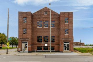 1042 E Warren Avenue, Detroit, MI 48207