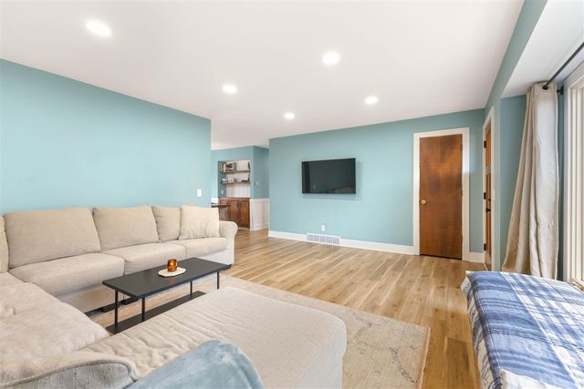 2754 Fairbrook Drive, Jenison, MI 49428