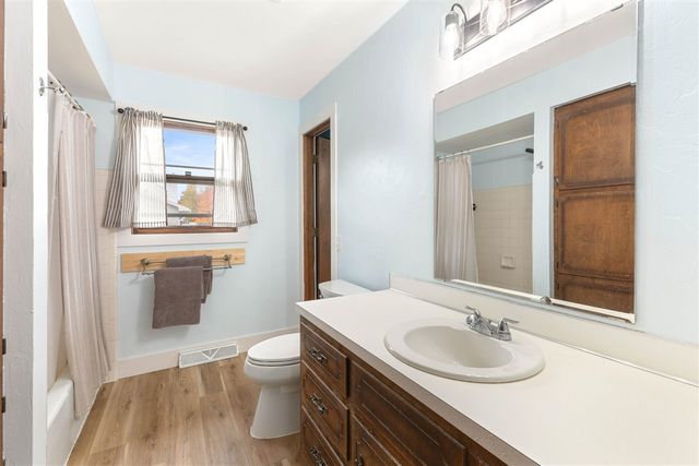 2754 Fairbrook Drive, Jenison, MI 49428