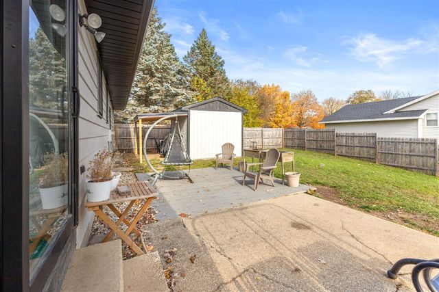2754 Fairbrook Drive, Jenison, MI 49428