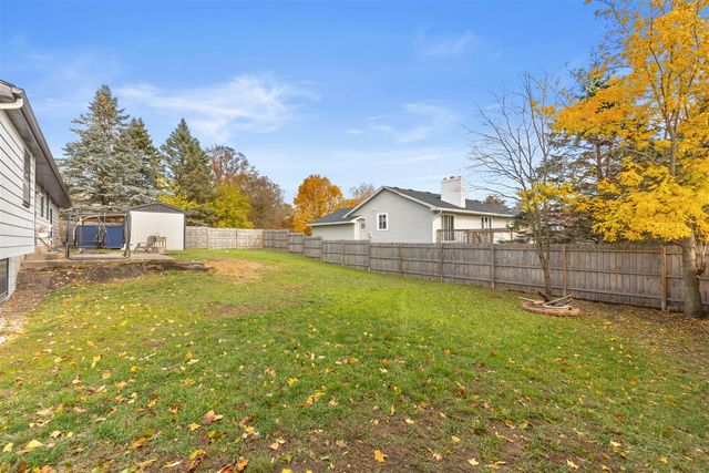 2754 Fairbrook Drive, Jenison, MI 49428