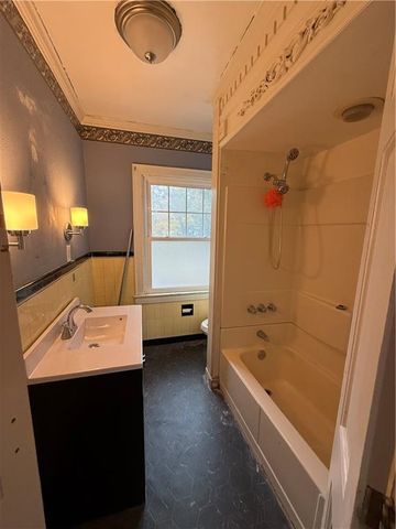 1922 Main Street, Lexington, MO 64067