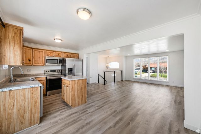 9822 S DARIN DR, Sandy, UT 84070