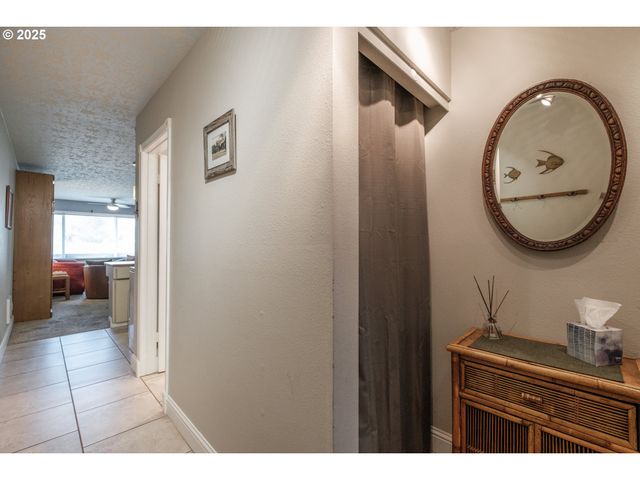 48988 S Hwy 101 130, Neskowin, OR 97149