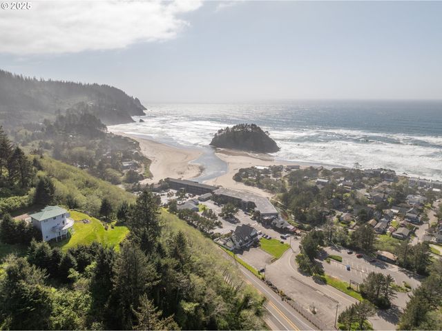 48988 S Hwy 101 130, Neskowin, OR 97149