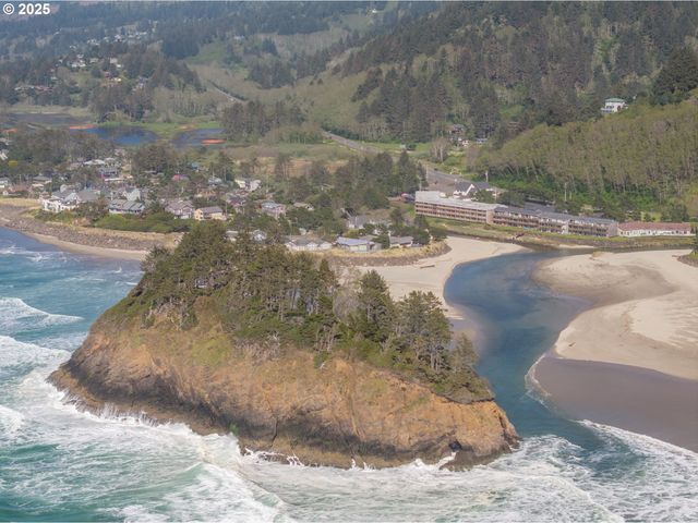 48988 S Hwy 101 130, Neskowin, OR 97149