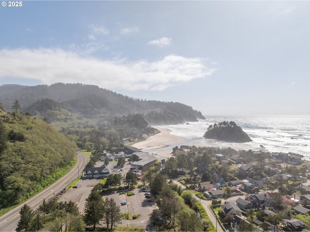 48988 S Hwy 101 130, Neskowin, OR 97149