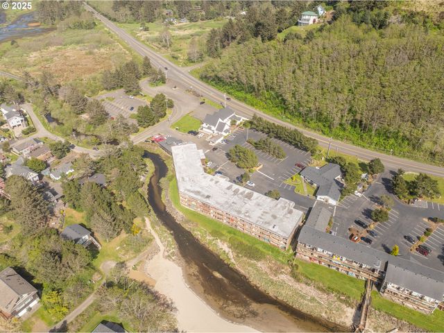 48988 S Hwy 101 130, Neskowin, OR 97149