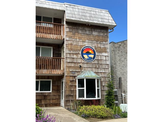 48988 S Hwy 101 130, Neskowin, OR 97149