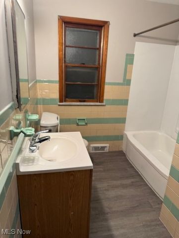 3718 Washington Boulevard, University Heights, OH 44118