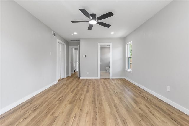 706 W Five Mile Parkway, Dallas, TX 75224