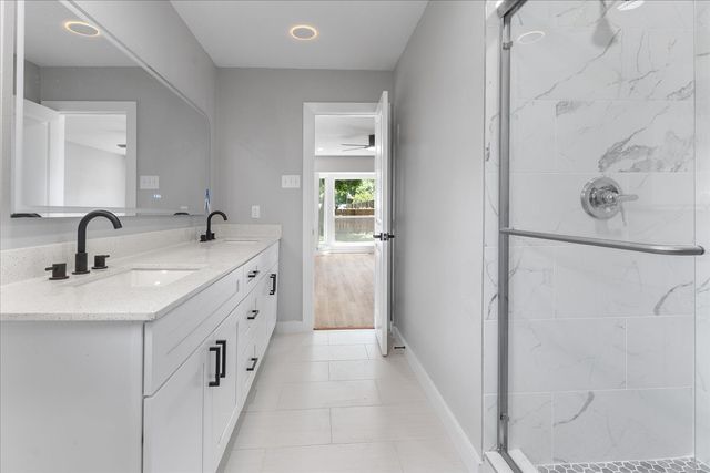 706 W Five Mile Parkway, Dallas, TX 75224
