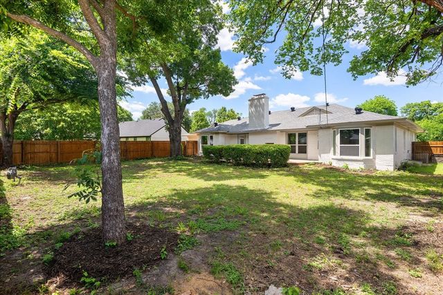 706 W Five Mile Parkway, Dallas, TX 75224