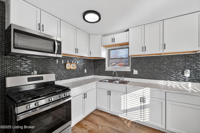 7019 Ashby Ln Ln, Louisville, KY 40272